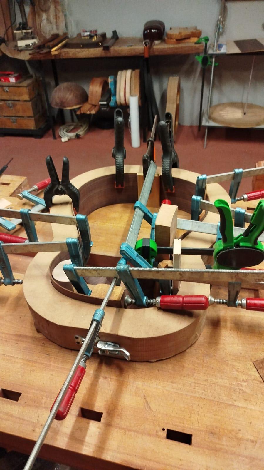 El Yapımı Gitarlar