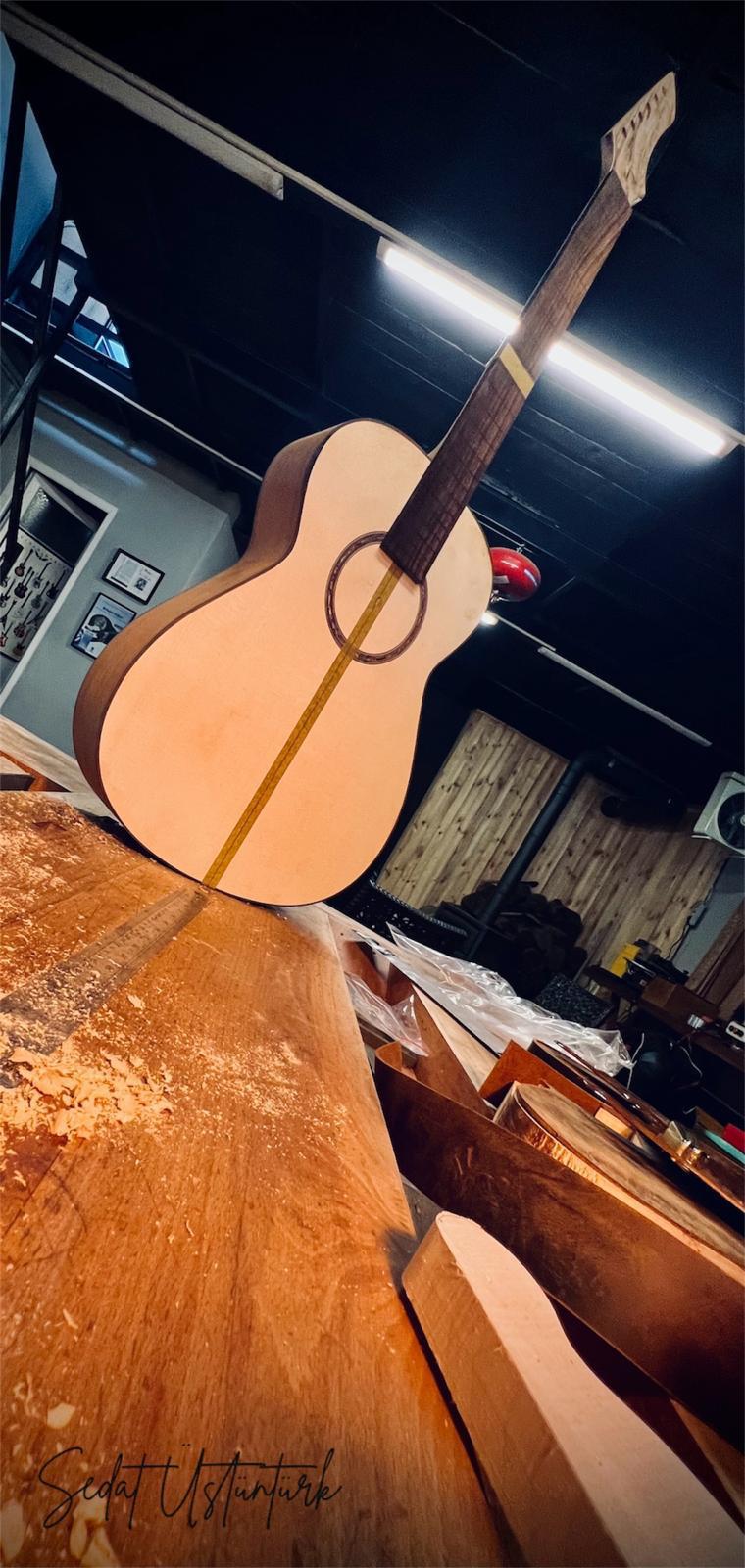 El Yapımı Gitarlar