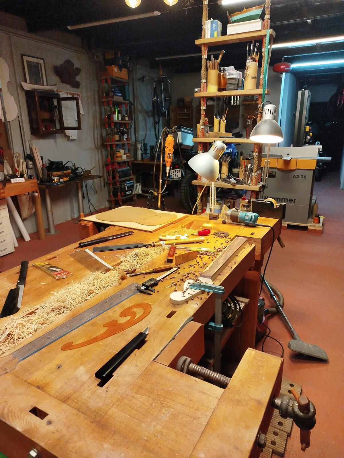 El Yapımı Gitarlar