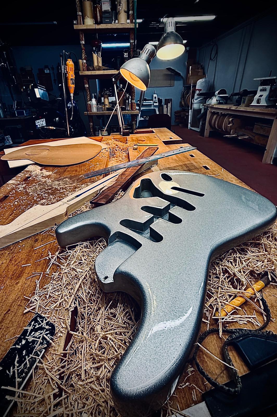 El Yapımı Gitarlar